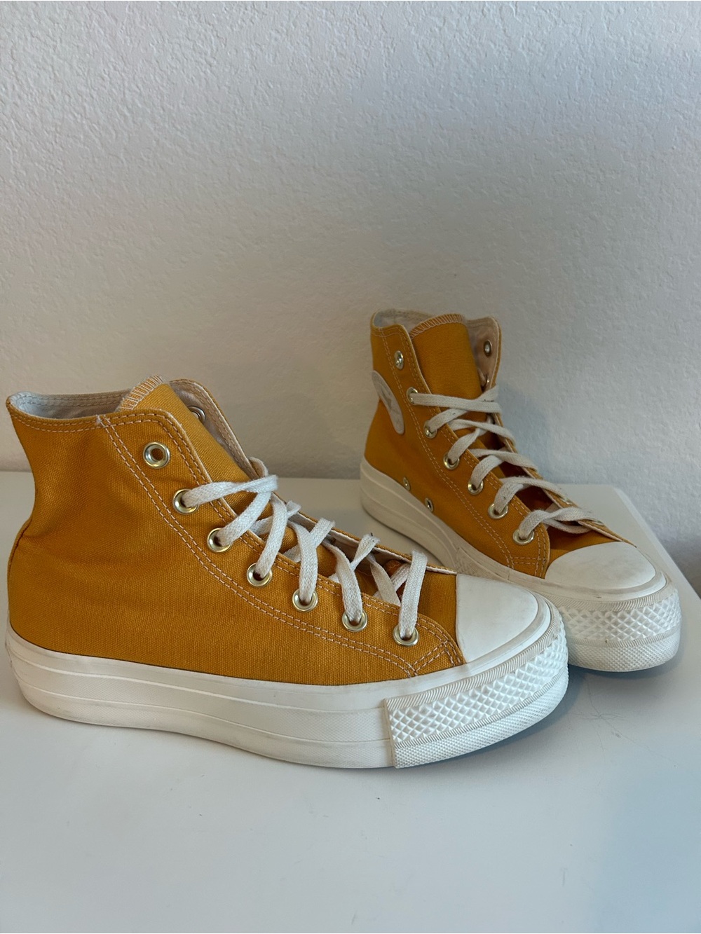 Converse Platform High-Top Sneakers Sunflower Gold Chuck Taylor All Star, Size 7